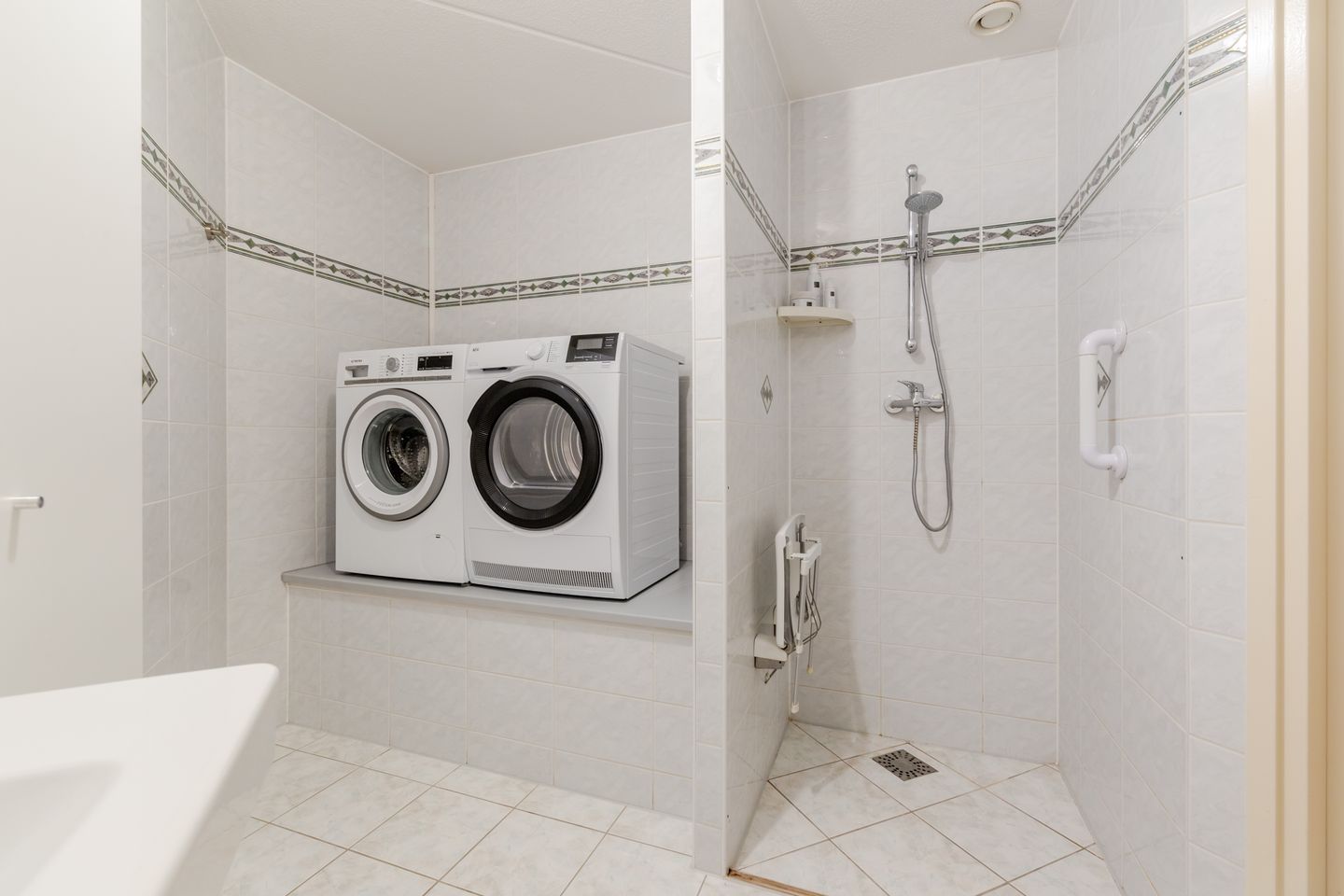 Photo 29 of Robiniastate 7