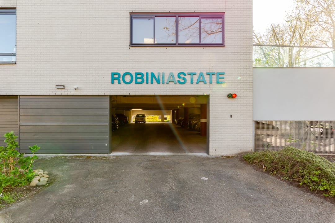 Photo 43 of Robiniastate 7