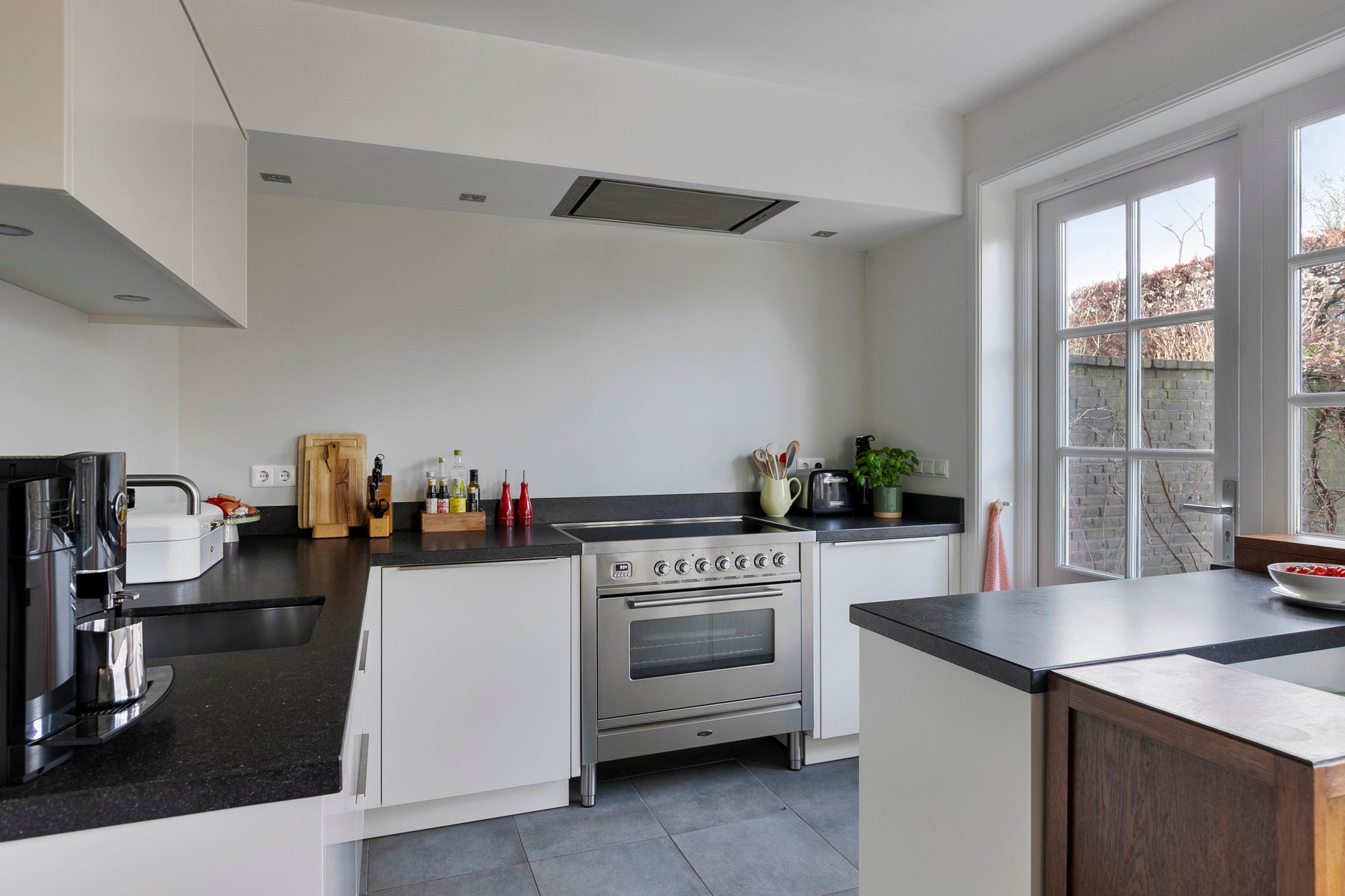 Photo 3 of Burgemeester Suijsstraat 70