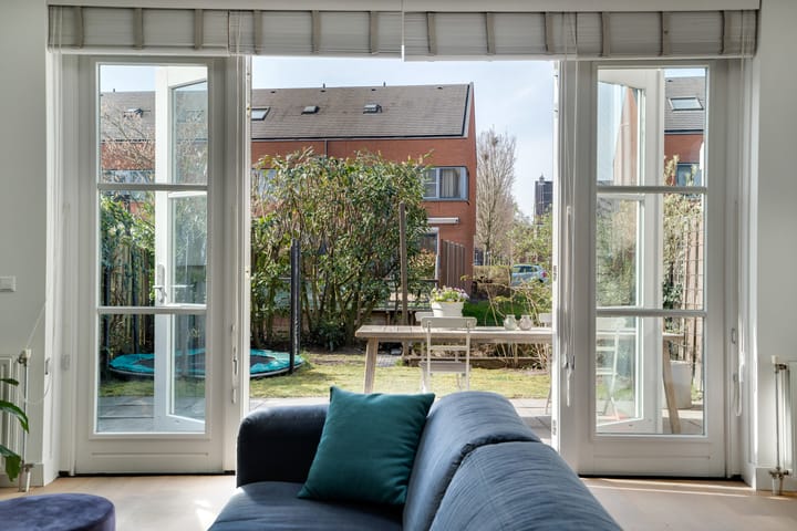 Foto 6 van Helmbloemlaan 6