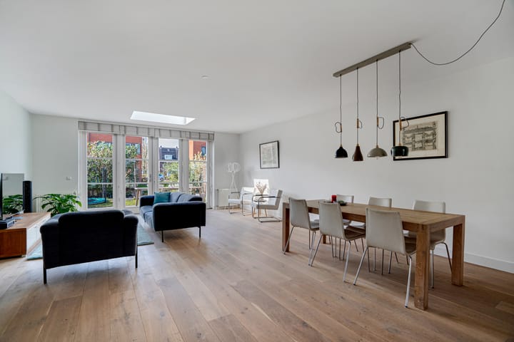 Foto 7 van Helmbloemlaan 6