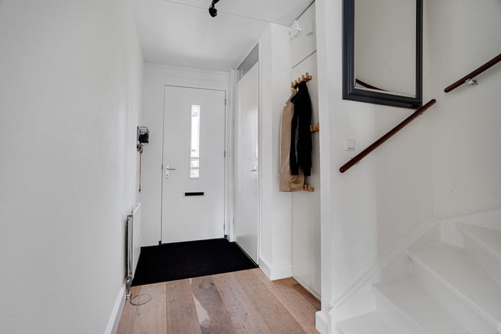 Foto 21 van Helmbloemlaan 6