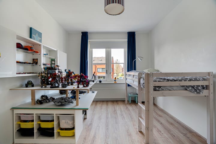 Foto 25 van Helmbloemlaan 6