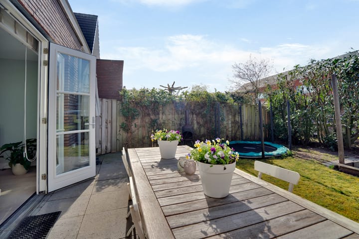 Foto 35 van Helmbloemlaan 6