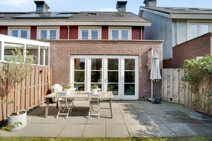 Foto 39 van Helmbloemlaan 6