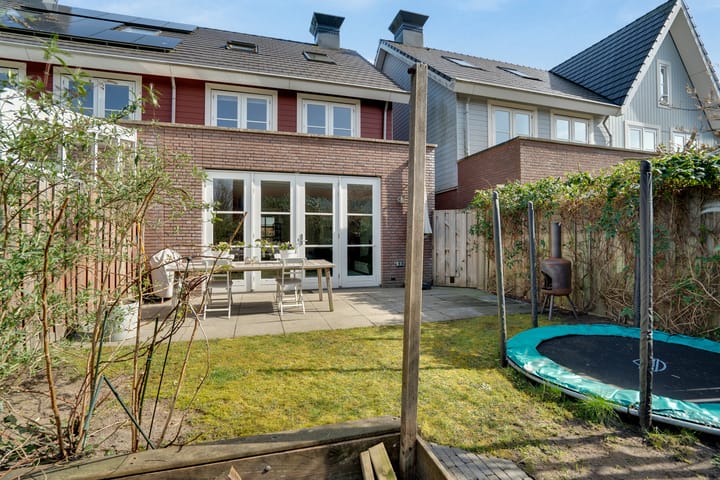 Foto 40 van Helmbloemlaan 6