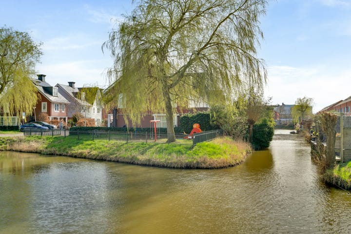 Foto 45 van Helmbloemlaan 6