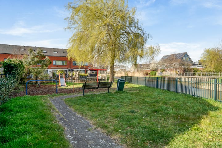 Foto 47 van Helmbloemlaan 6