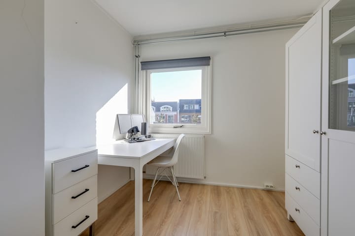 Photo 12 of Hoofdstraat 172