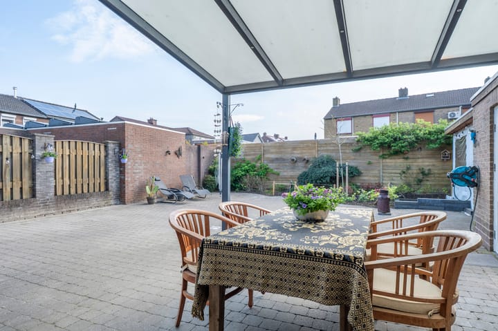 Foto 19 van Doctor Poelsstraat 16