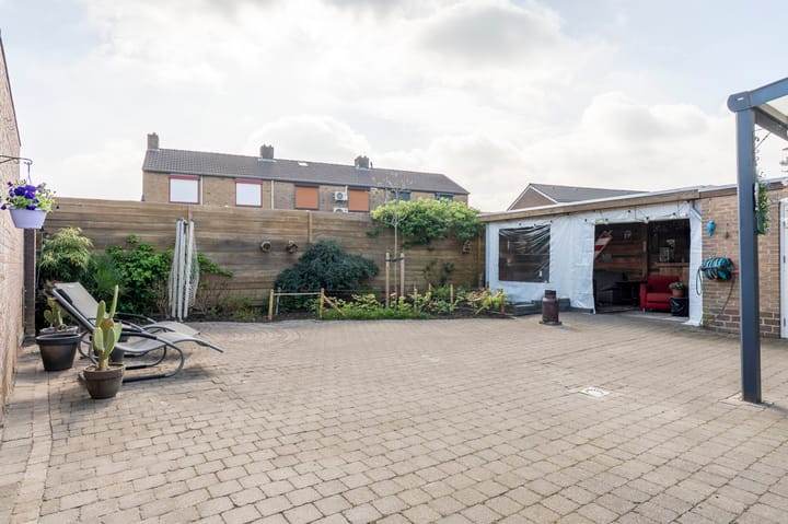 Foto 20 van Doctor Poelsstraat 16