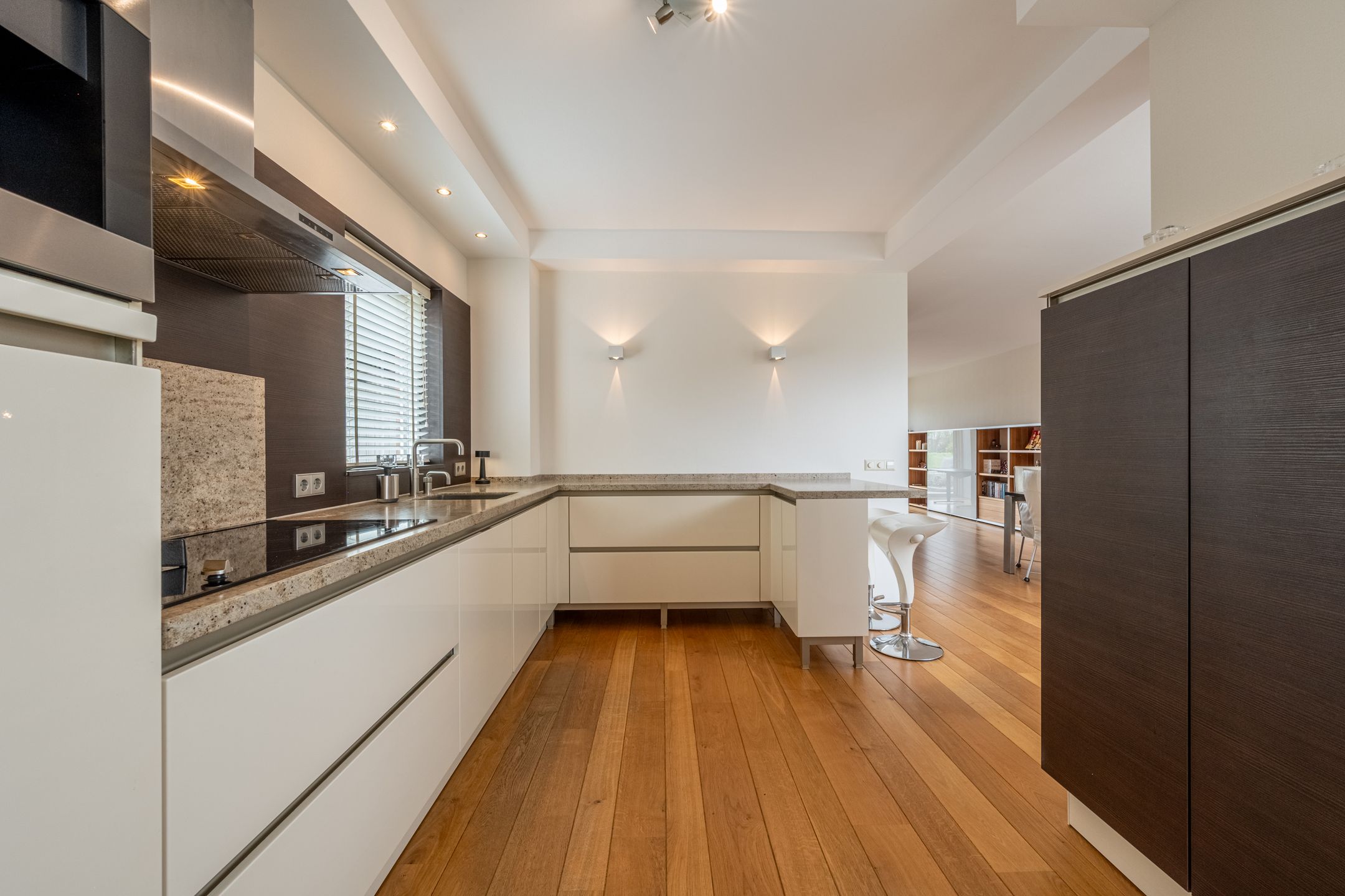 Photo 15 of Zeggegors 28