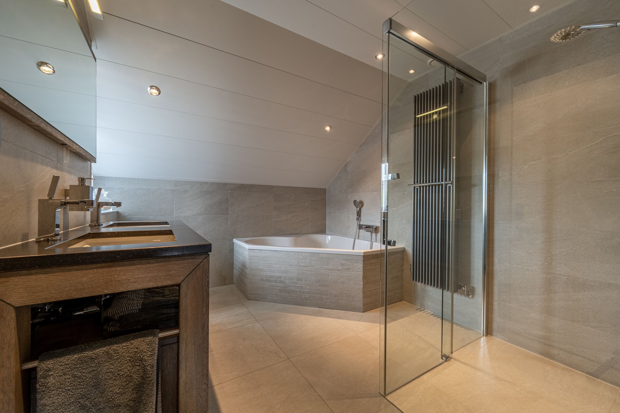 Photo 30 of Zeggegors 28