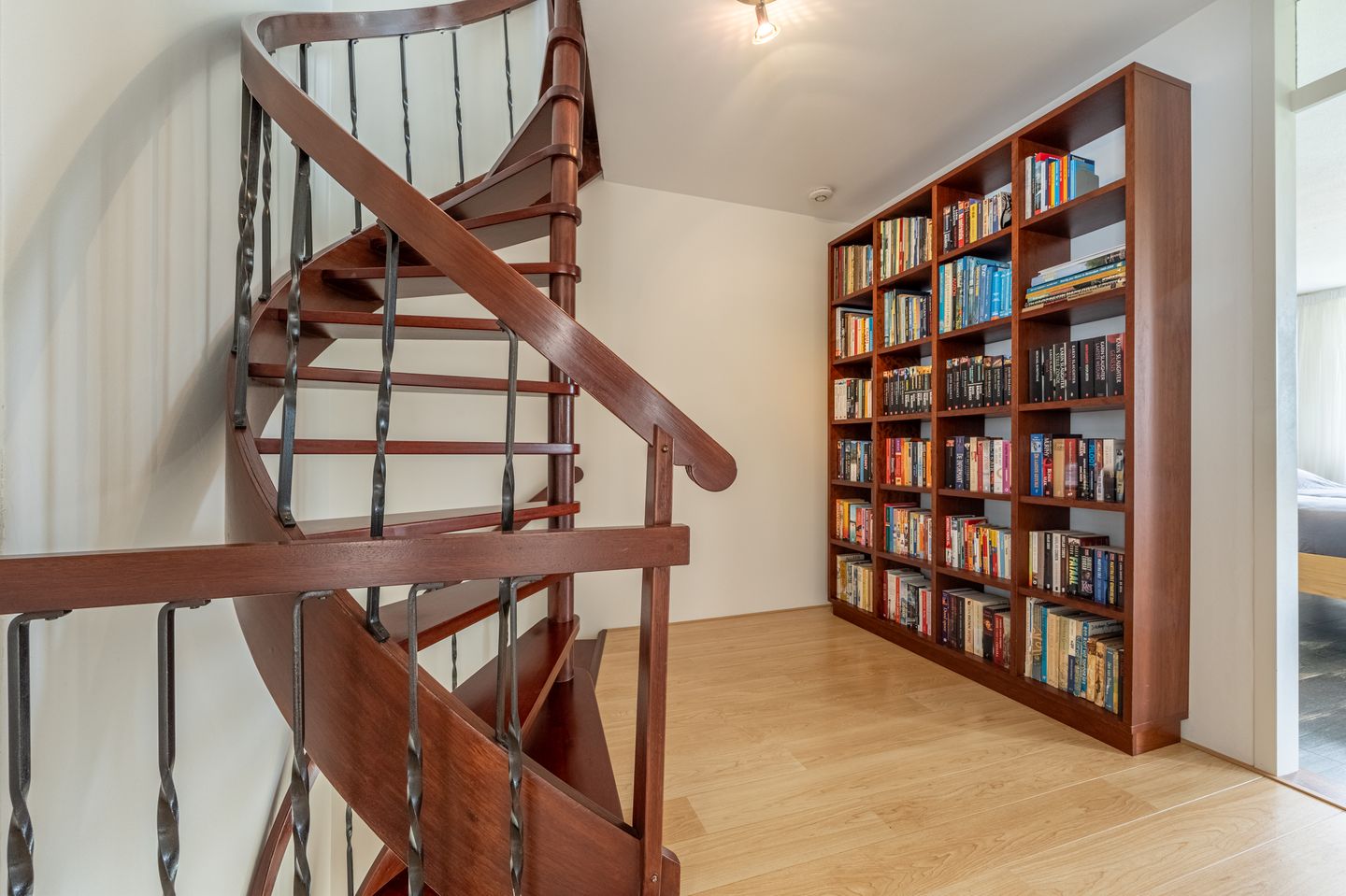 Photo 34 of Zeggegors 28