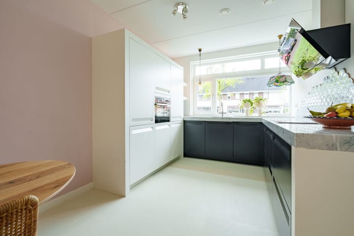 Foto 11 van Van de Weerdstraat 31