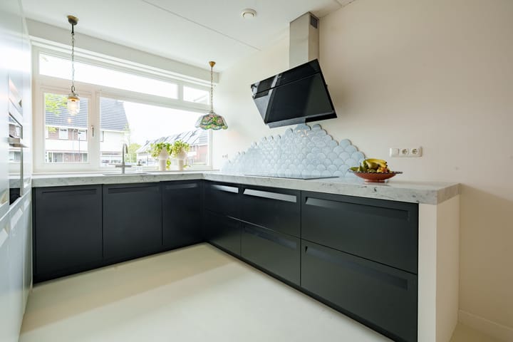 Foto 12 van Van de Weerdstraat 31