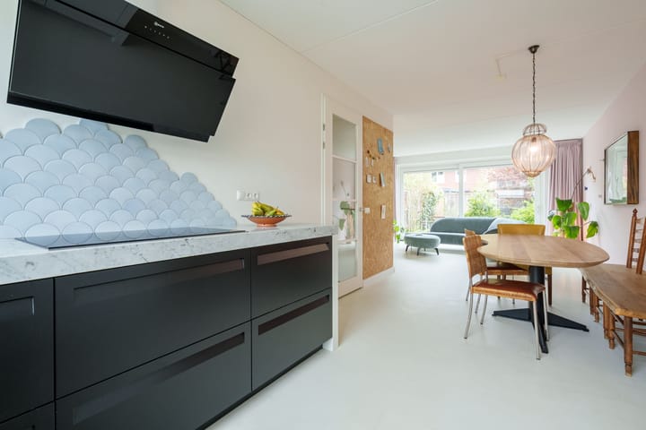 Foto 13 van Van de Weerdstraat 31