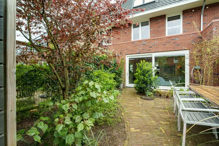 Foto 26 van Van de Weerdstraat 31