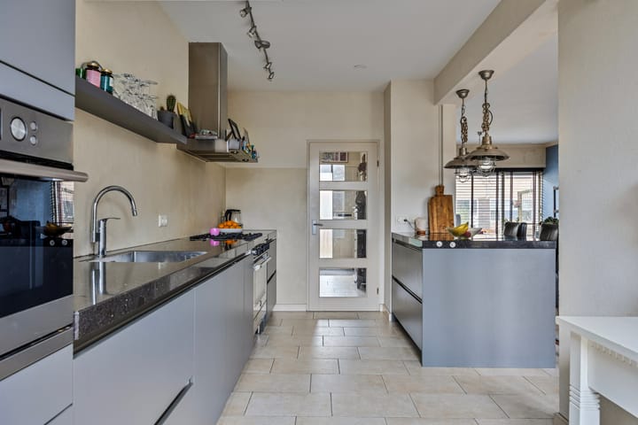 Foto 20 van Leliestraat 5