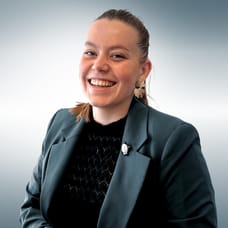 Defne van Tongeren  - Administratief Medewerker