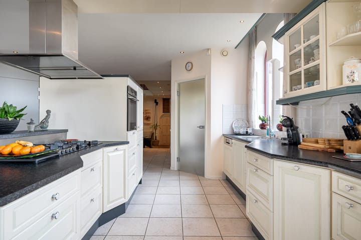 Photo 18 of Iewâl 1