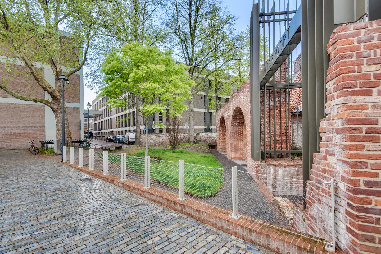 Photo 19 of Burgemeester Loeffplein 117