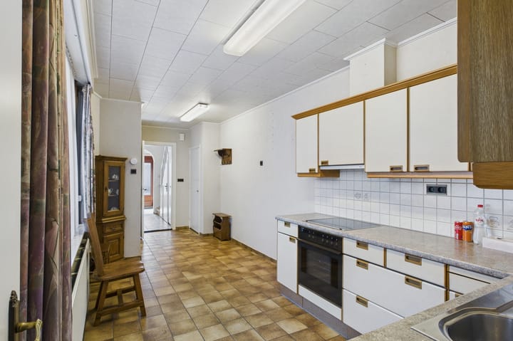 Photo 8 of Hulsterloostraat 15