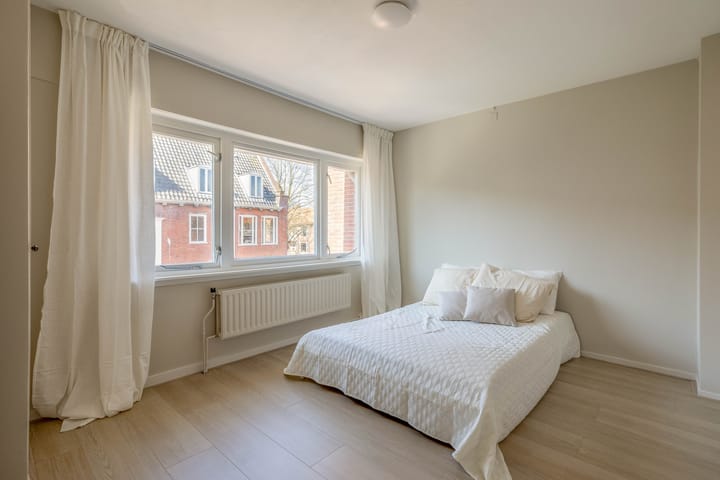 Photo 20 of Kortenaerstraat 4-A