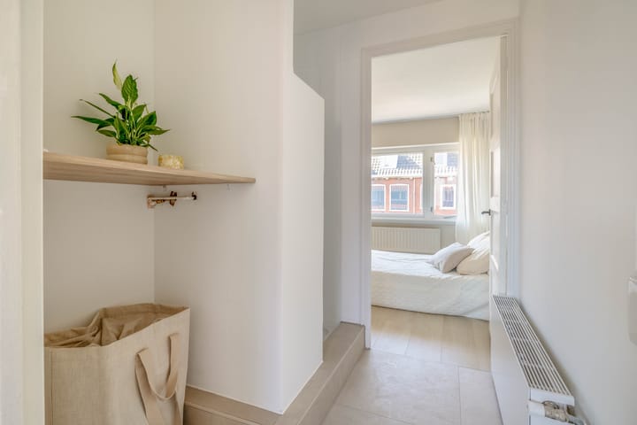 Photo 24 of Kortenaerstraat 4-A