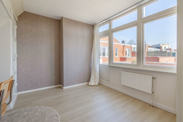 Photo 33 of Kortenaerstraat 4-A