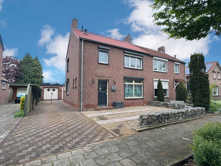 Foto 1 van Baron van Aerdtlaan 8