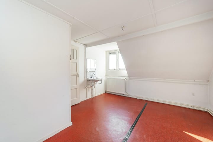 Photo 20 of Catharina van Rennesstraat 3