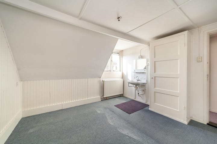 Photo 22 of Catharina van Rennesstraat 3