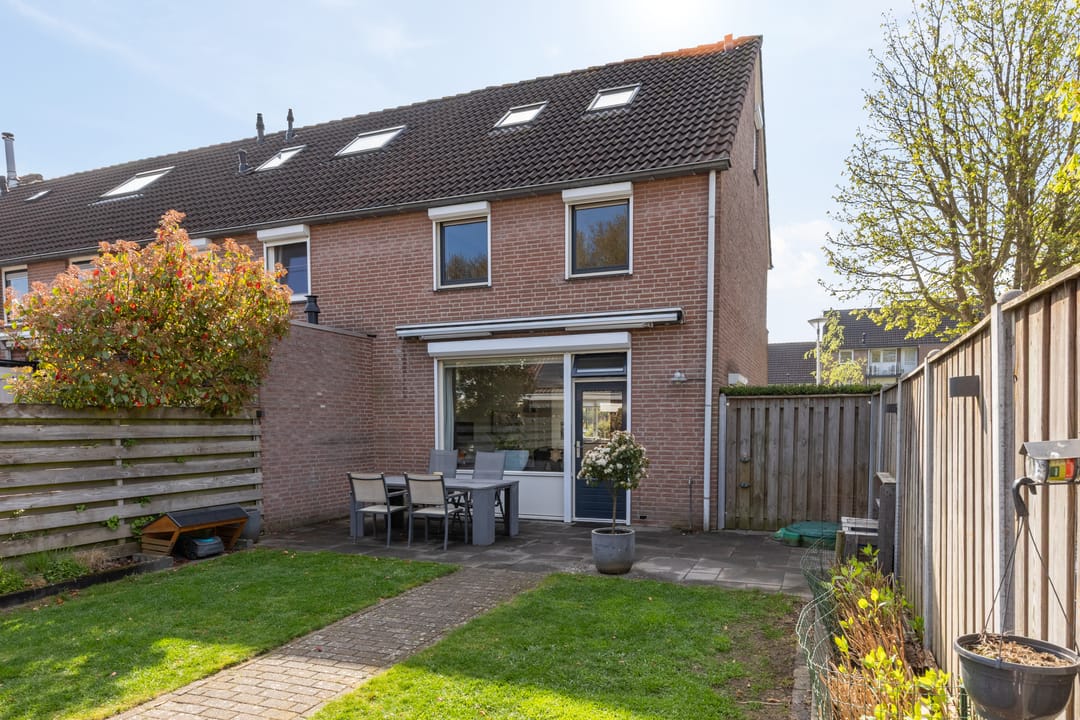 Foto 2 van Gravekamp 1