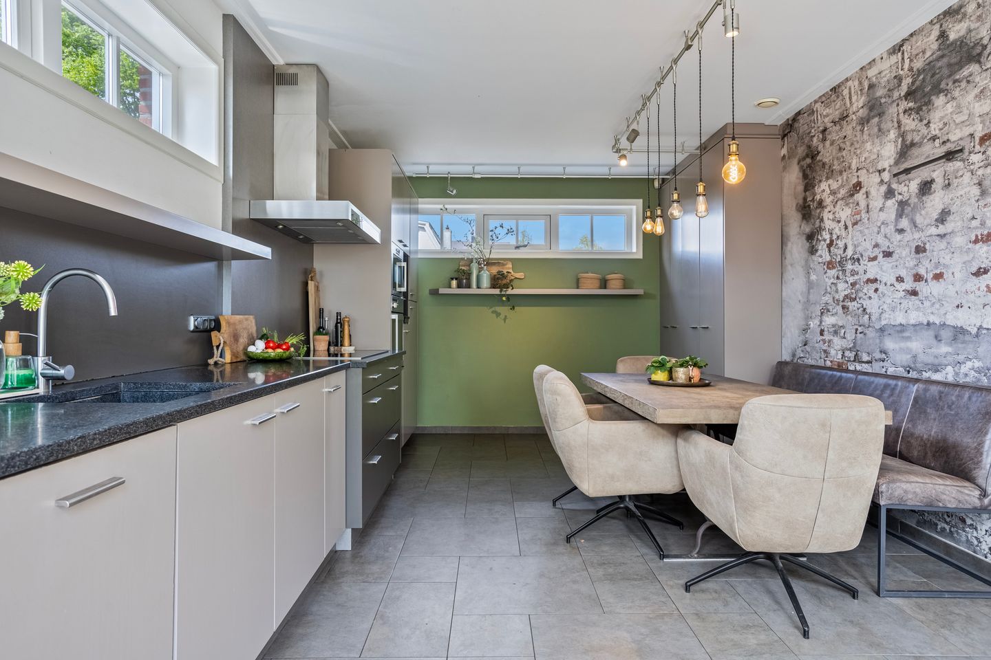 Foto 4 van Bredevoortsestraatweg 64-A