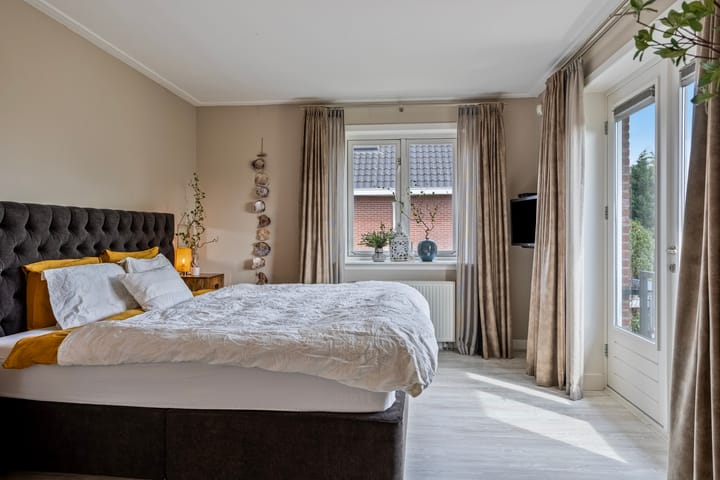 Photo 24 of Bredevoortsestraatweg 64-A