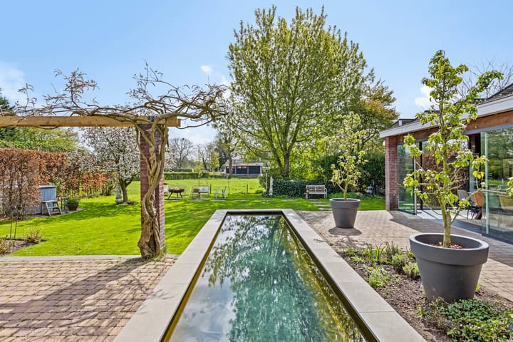 Photo 48 of Bredevoortsestraatweg 64-A