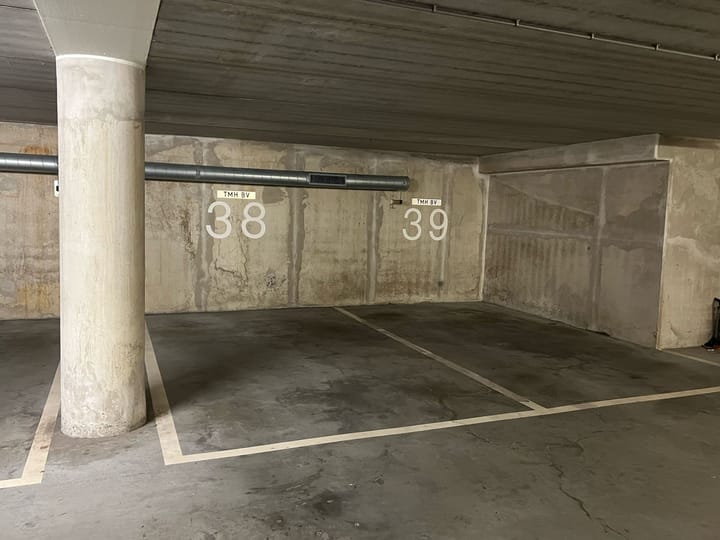 Foto 1 van Helmstraat 2