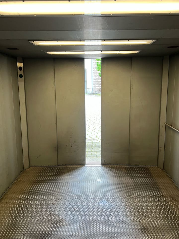 Foto 6 van Helmstraat 2