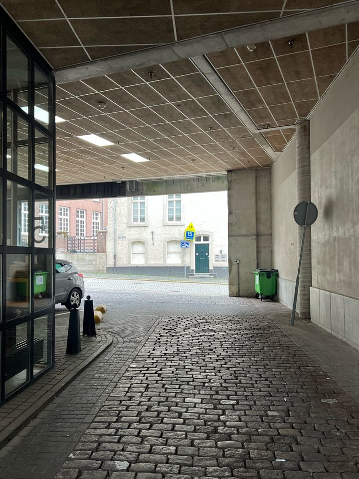 Foto 10 van Helmstraat 2