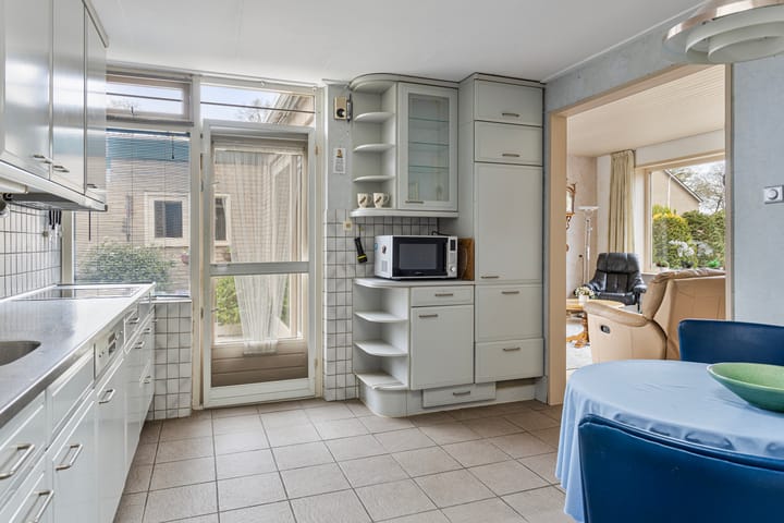 Foto 12 van van Essenstraat 32