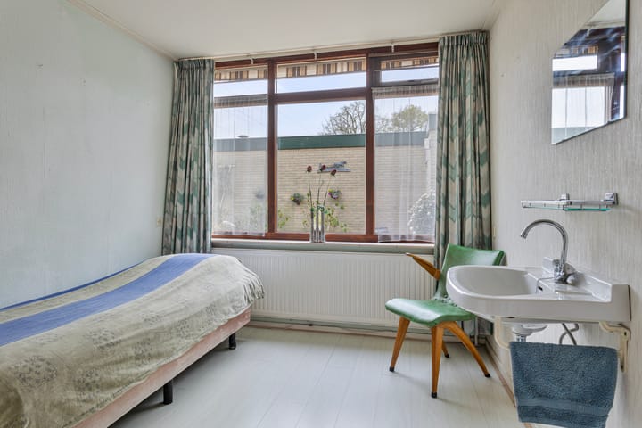 Foto 19 van van Essenstraat 32