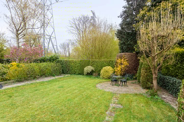 Foto 35 van van Essenstraat 32