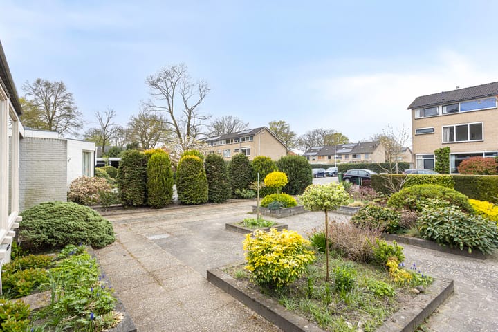 Foto 38 van van Essenstraat 32