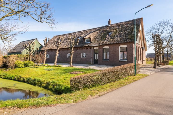 Foto 10 van Benedeneind NZ 394