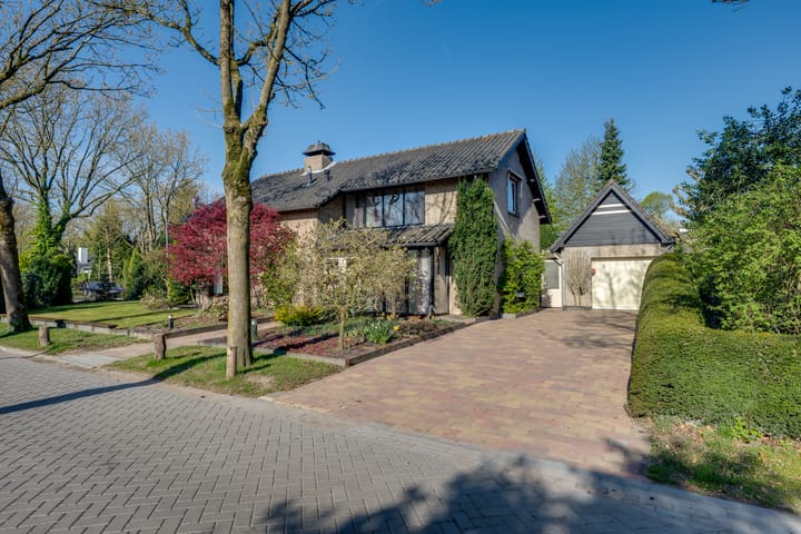 Foto 1 van Essenlaan 4