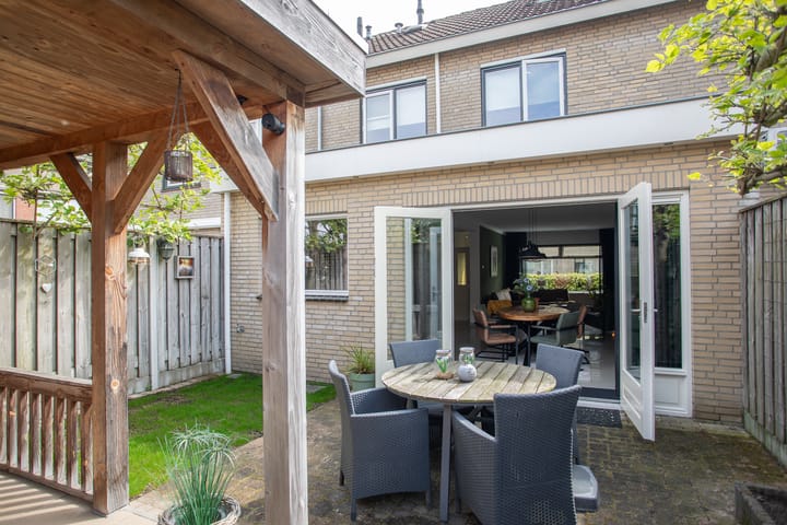 Foto 2 van Brucknerstraat 3