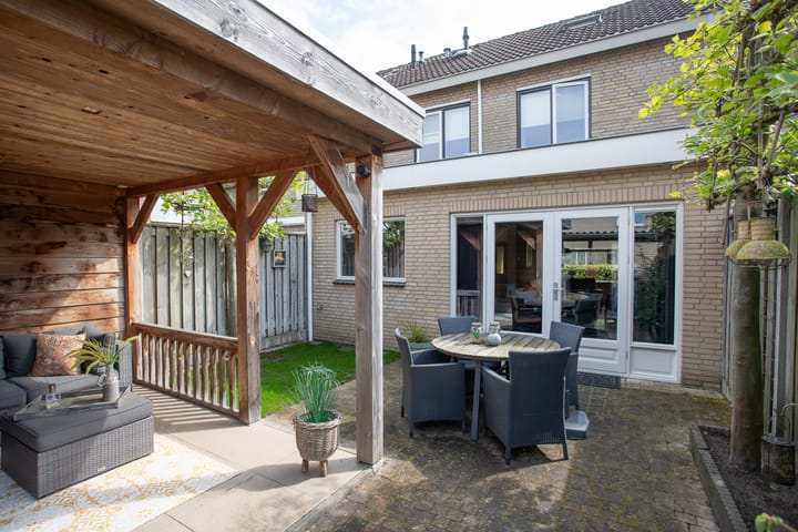 Foto 43 van Brucknerstraat 3