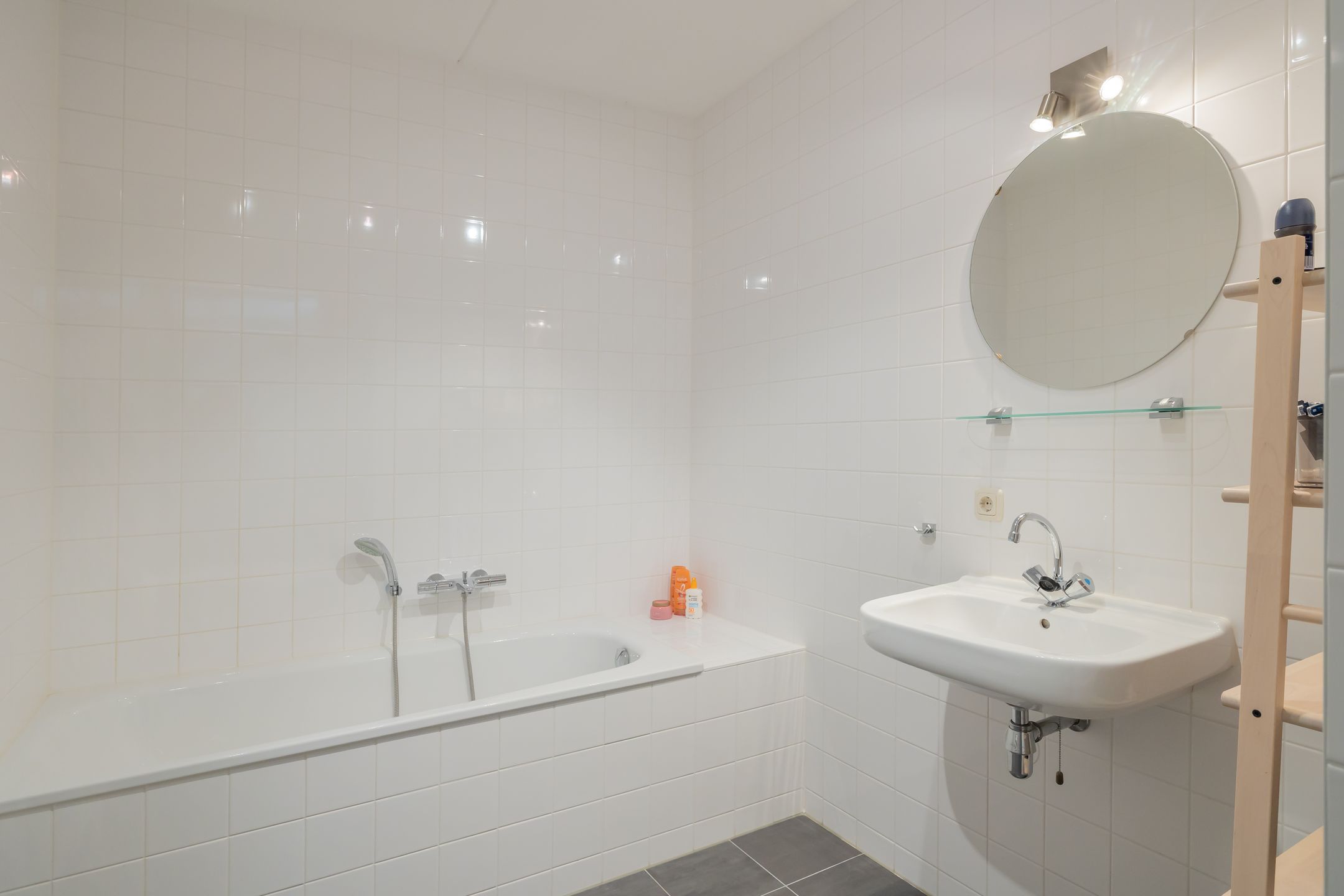 Photo 9 of 's-Gravendamseweg 16-J