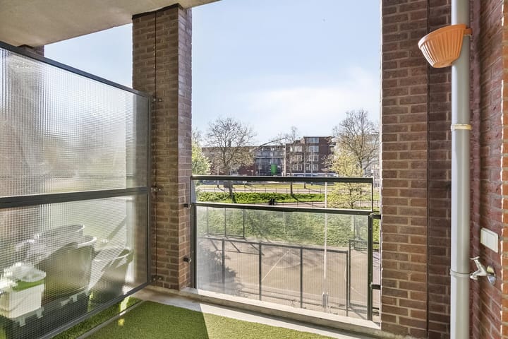 Foto 15 van Piet Paaltjensplein 60